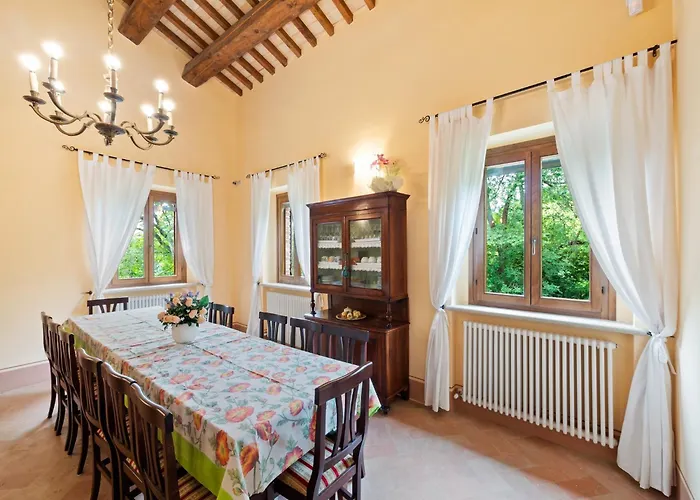 Beautiful Villa In Belforte All Isauro With Swimming Pool