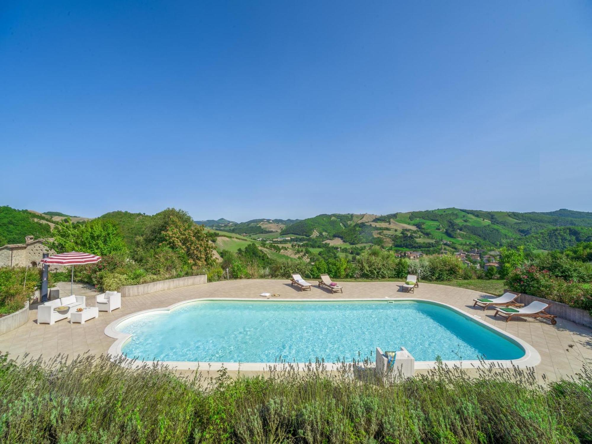 Villa Beautiful In Belforte Isauro With Swimming Pool Belforte all'Isauro