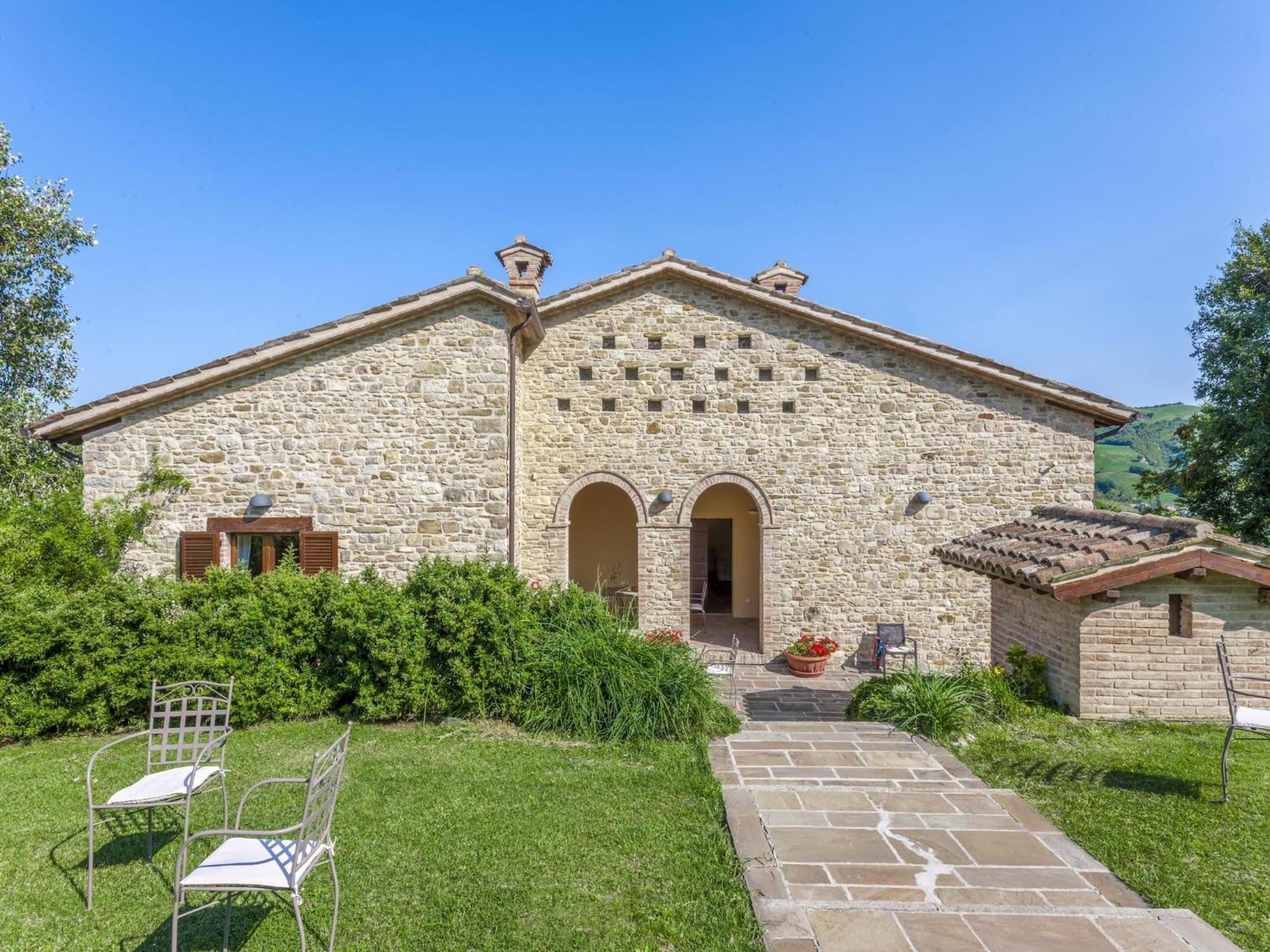 Villa Beautiful In Belforte Isauro With Swimming Pool